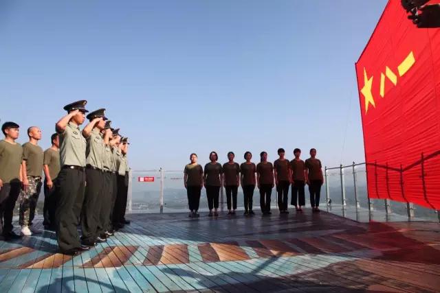 喜迎八一，向軍人致敬！馬仁奇峰面向全國軍人景區門票免費！