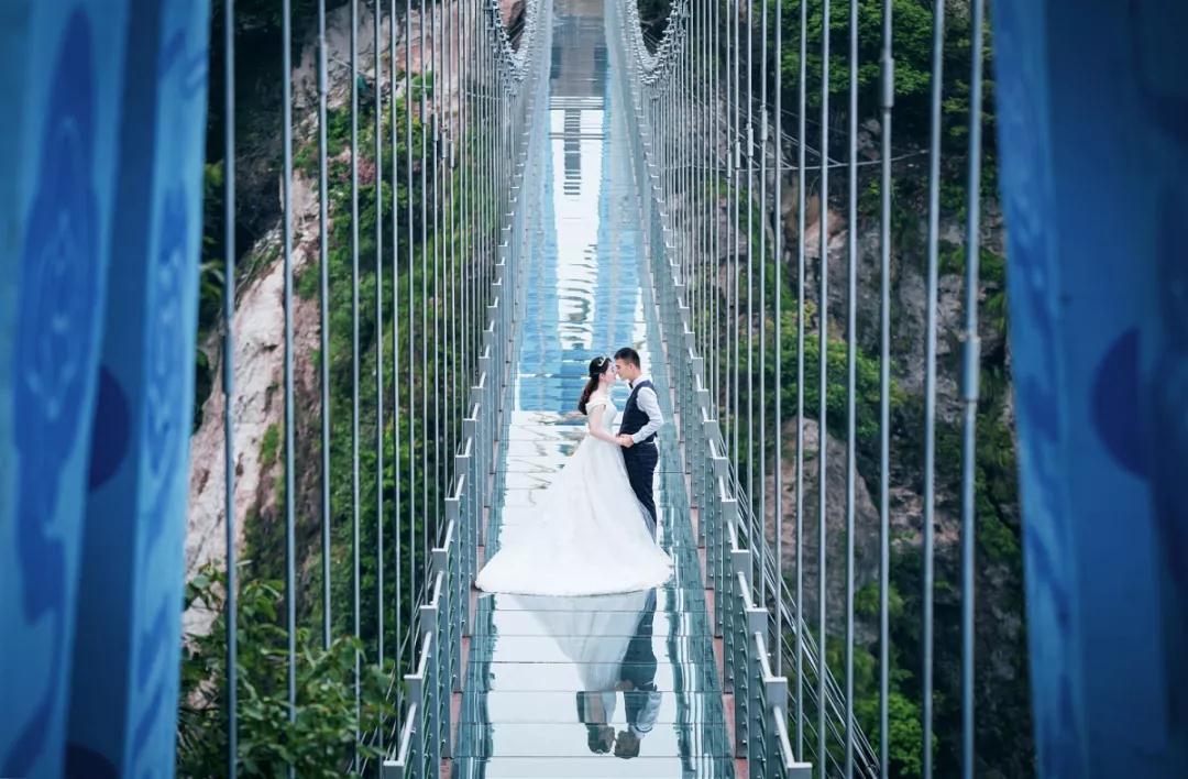 浪漫七夕·天橋之吻！馬仁奇峰景區憑借結婚證免費入園！
